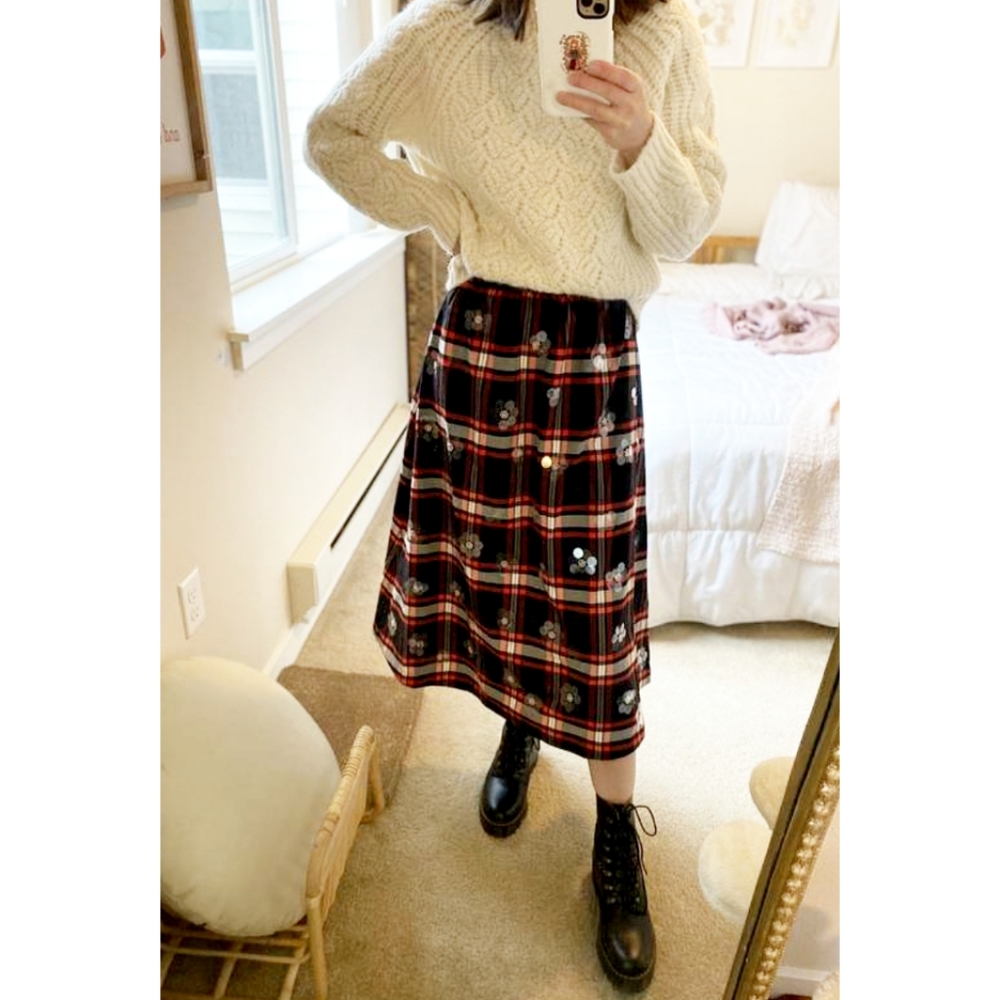 NWT, Anthropologie, MAEVE EMBELLISHED PLAID MIDI SKIRT In Black And Red - Picture 3 of 3